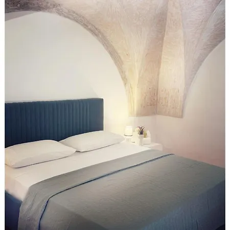 Sottolavolta Apartment *